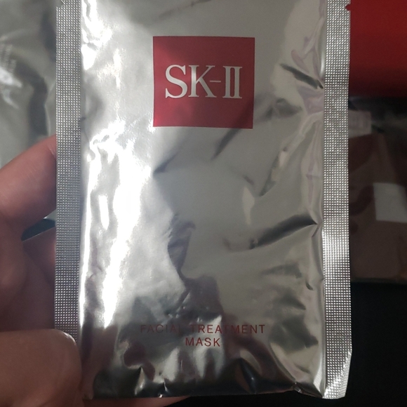 SK-II Skin Care Makeup and Handbag Clutch Bundle - Picture 2 of 8